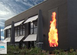 LED-Wand integriert in Hausfassade