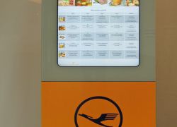 Menu di fronte al ristorante della mensa